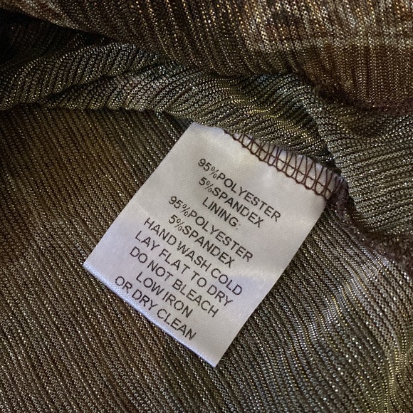 Button down sheer design shirt with bell sleeves - Picture 7 of 8